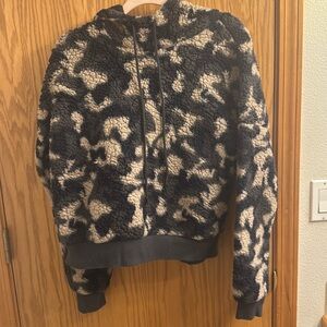 Z by Zella women’s camo sweatshirt size large